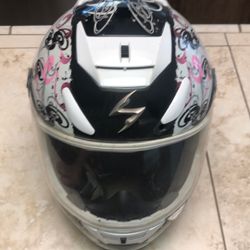 Helmet ⛑️ In Excellent Condition.  Was My Daughters Its A Small Size. Good Condition 