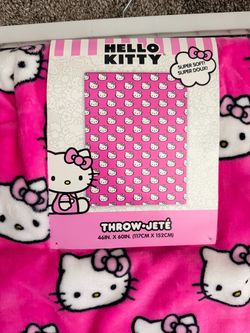 Brand new Hello Kitty throw blanket! 🎀💗