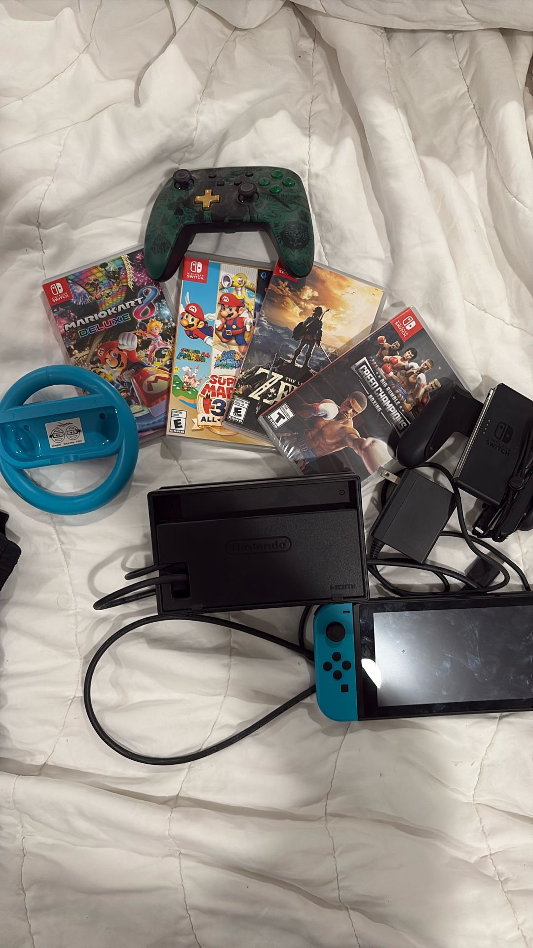 Nintendo Switch/  Near Perfect Condition 