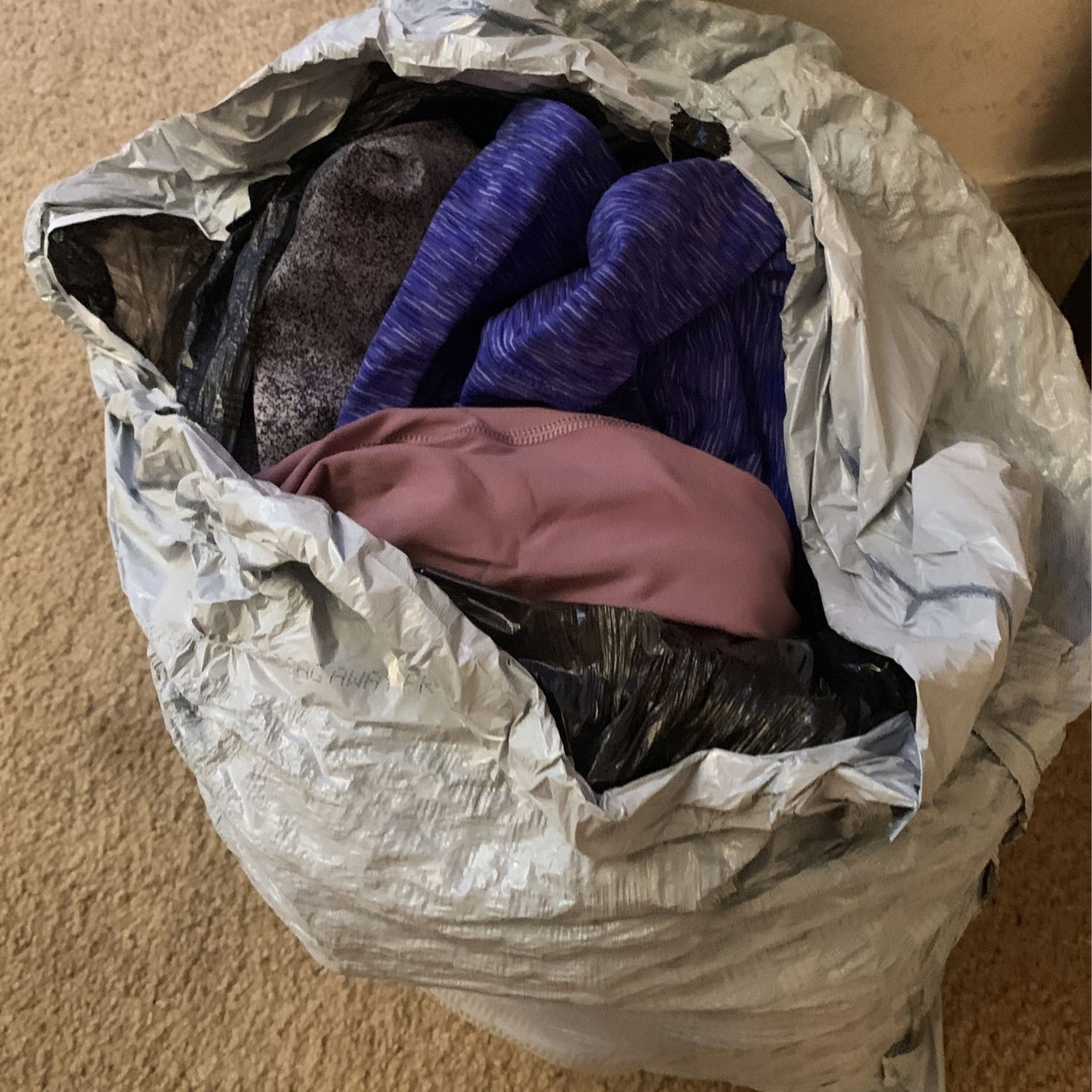 Free Women’s Clothes for Sale in Lynnwood, WA - OfferUp