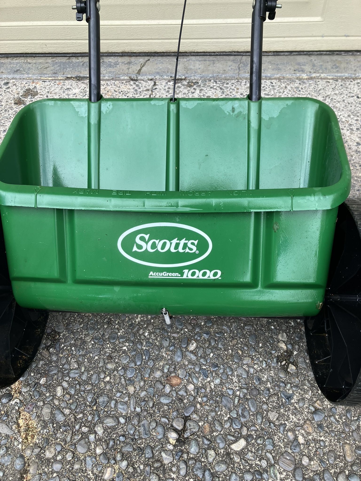 Scott’s 1000 Lawn Speaker