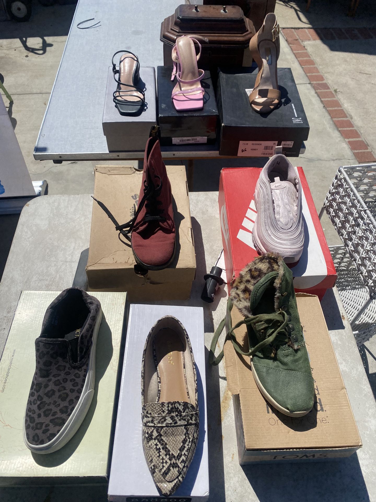 Women’s shoes SIZE 7-7 1/2