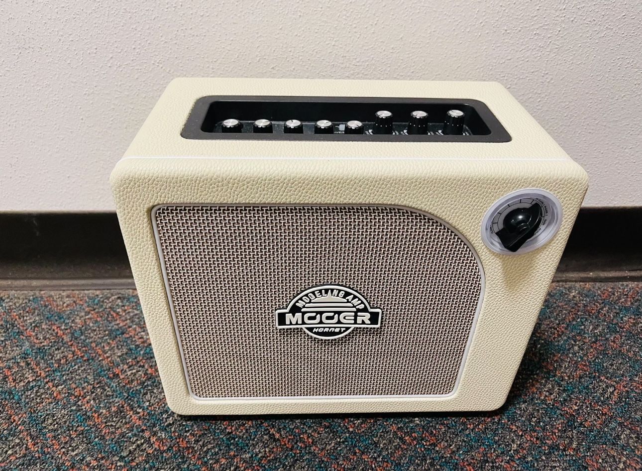 “New” Mooer Hornet Bluetooth Guitar Amplifier