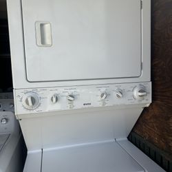 Kemmore. Washer / Dryer. 27 Ench   Gas Dryer. 