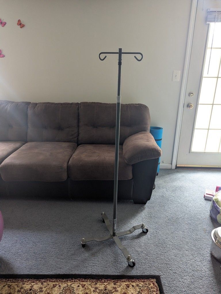 IV Stand With Wheels