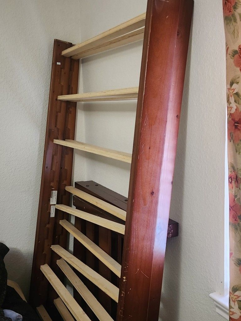 Bunk/Twin Beds