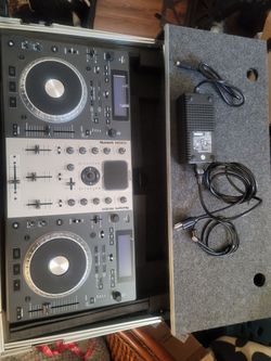 Numark Mixdeck + Odyusa case