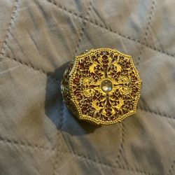  vintage-style gold-tone metal trinket