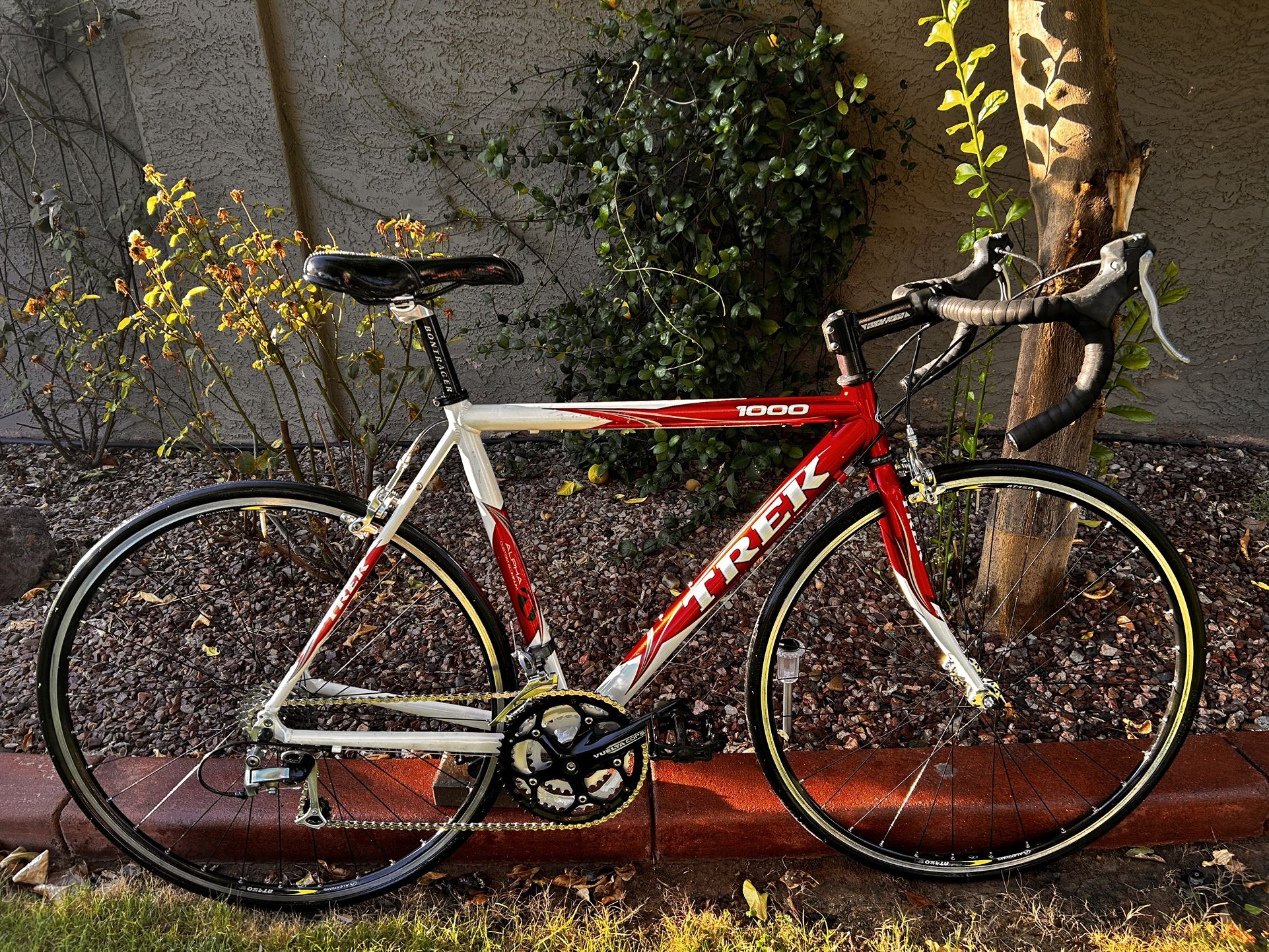 TREK 1000 ALPHA 24-Speed Lightweight Road Bicycle with 700c Wheels, NEW Cables-Bar Tape-Tubes-Tires, Front Derailleur, plus a FULL Tune-up – CLEAN!
