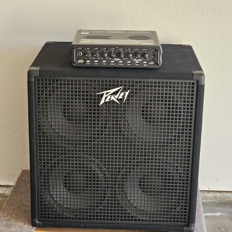 Peavy bass cab and amplifier