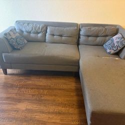 L-Shaped Sectional Sofa With Cushions 