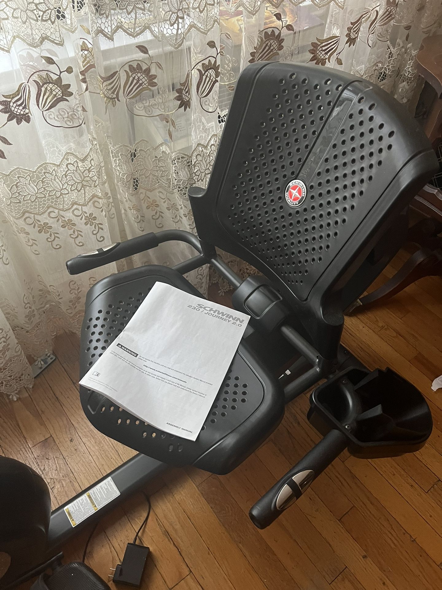 SCHWINN 230 JOURNEY 2.0 Recumbent Bike for Sale in Brooklyn NY