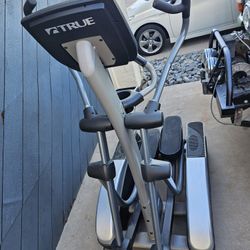 Lightly USED - True M50 Elliptical 