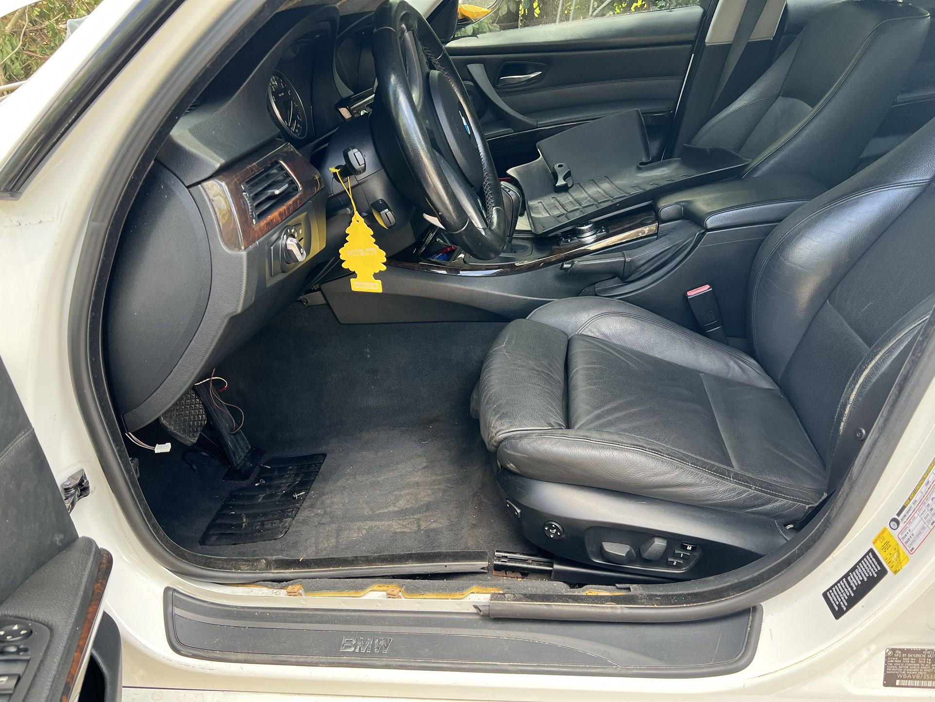 Black interior - e90 2007 BMW 335i