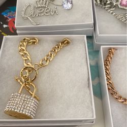 Set Of 6 Necklaces $6