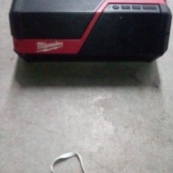 Milwaukee bluetooth speaker!!