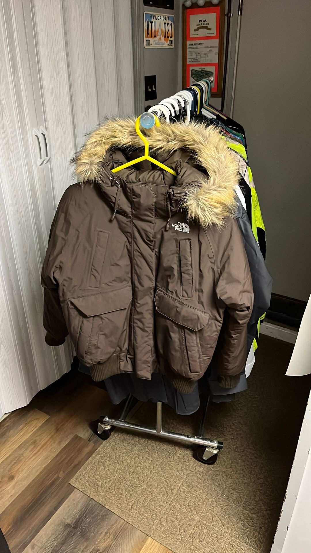 Women’s Medium The North Face Puffy Jacket Brown