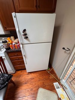 GE Refrigerator