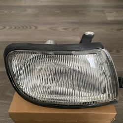 95-96 Nissan Maxima Light 