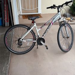 Women’s Dual Sport Schwinn Bike