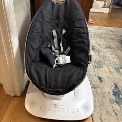 mamaRoo multi-motion baby swing (In Black)