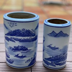 2 Chinese Landscape Painting Ceramic Vases In Blue And White Color