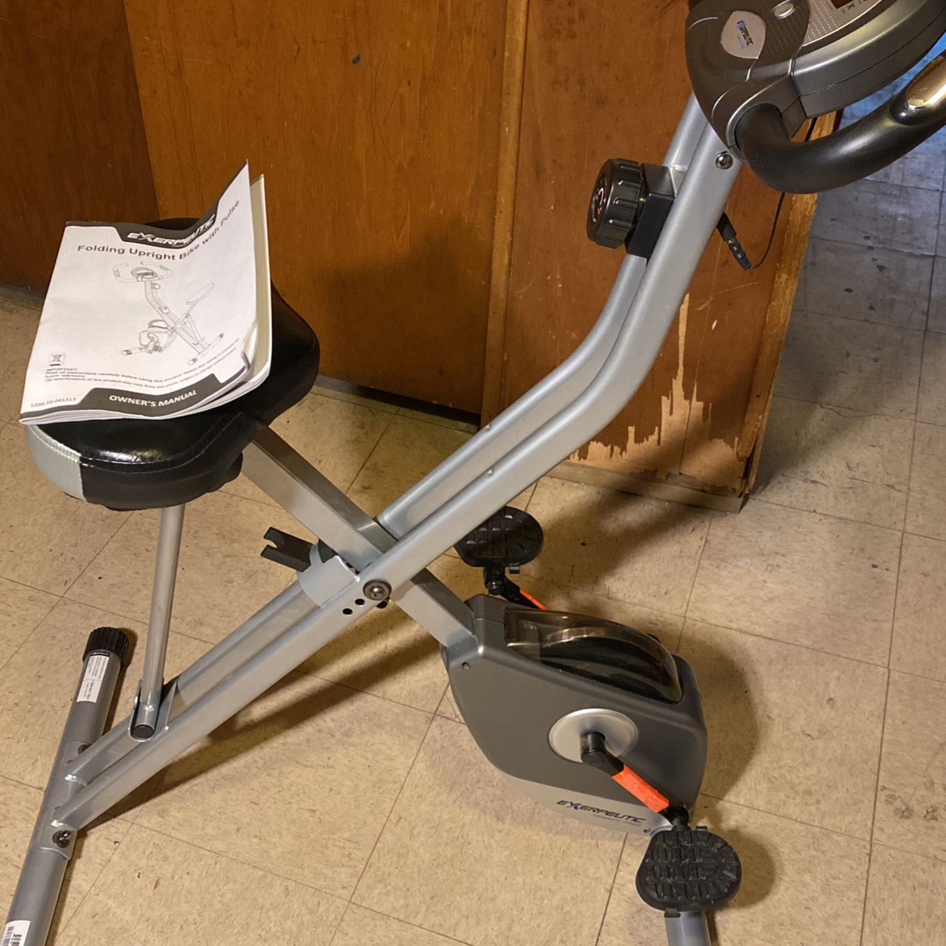 Exerpeutic Foulding Magnetic With Pulse Excersise bike $60.00 Obo