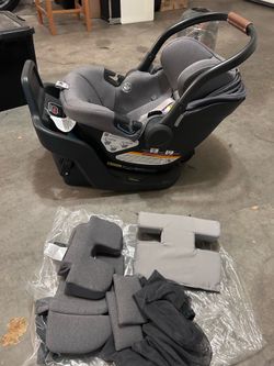 UPPAbaby Aria V2 infant car seat w/ base