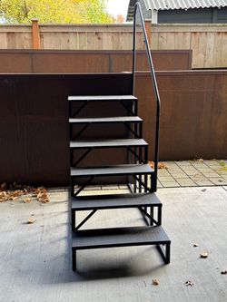 6-Step Outdoor Metal Stairs with Handrail