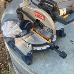 RYOBI SAW
