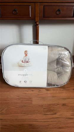 Snuggle Me Infant Lounger