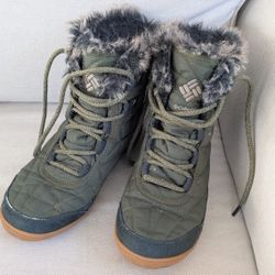 Columbia boots for kids size 5.5
