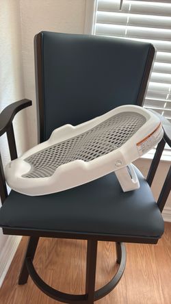 Lulyboo  baby reclinable bath support gray and white