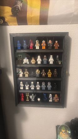 30+ mini figs with custom case/display LED lights
