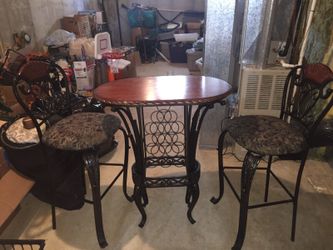 Wine table set