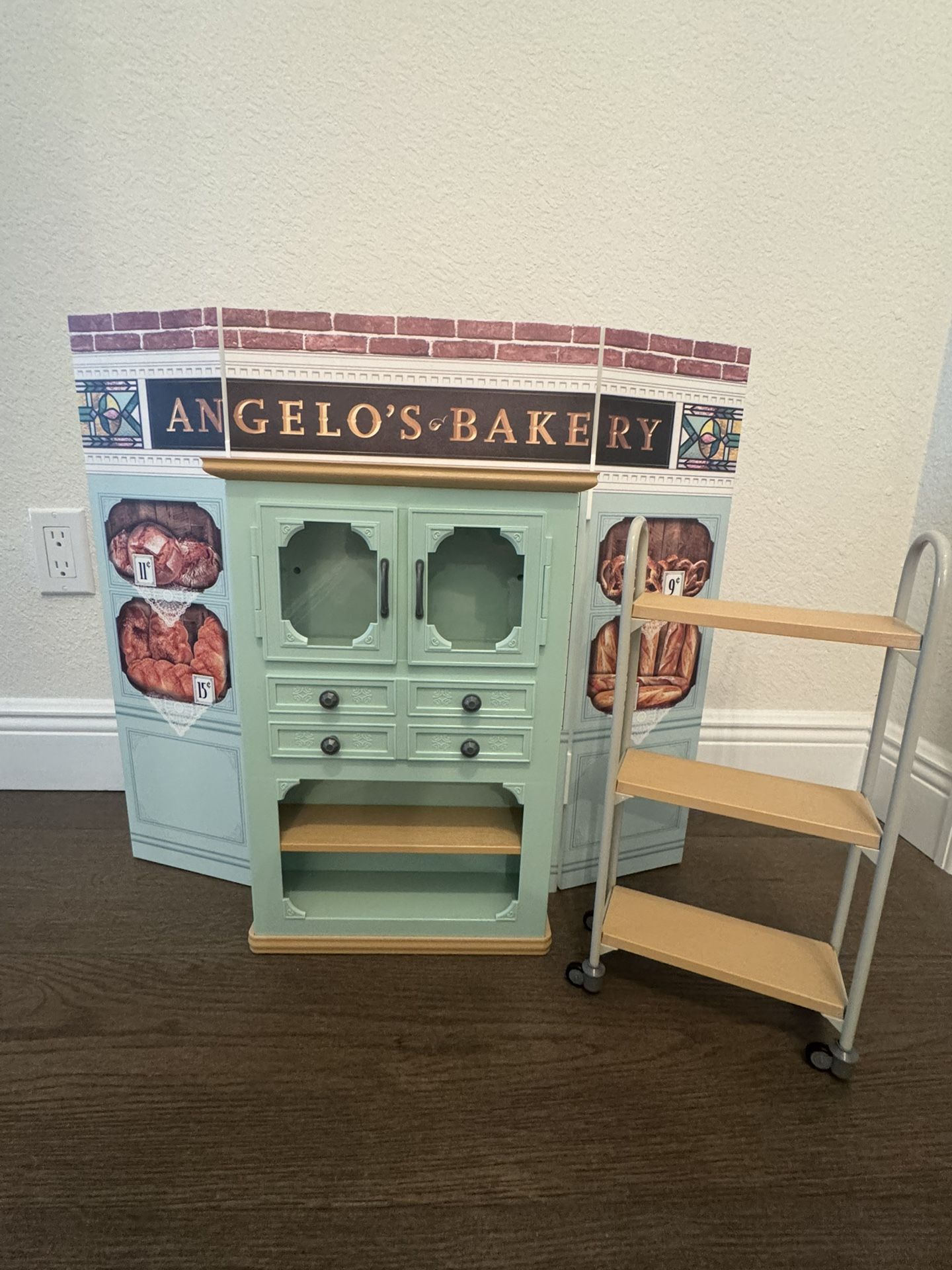 American Girl Doll - Angelo's/ Pizza Bakery™ for 18-inch Dolls
