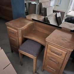 Antique Vanity, w/ Matching Bed & Tall Dresser - Read the Story 
