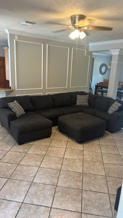 Sectional couch with ottoman