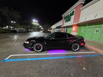 Black Ford Mustang BASE 1999