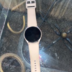 Galaxy Watch 4 (newest Model)