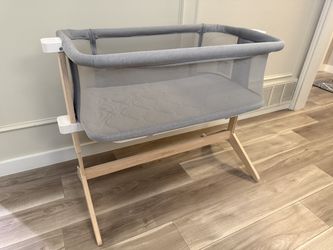 Newton Bassinet + Extra Cover + 3 Sheets