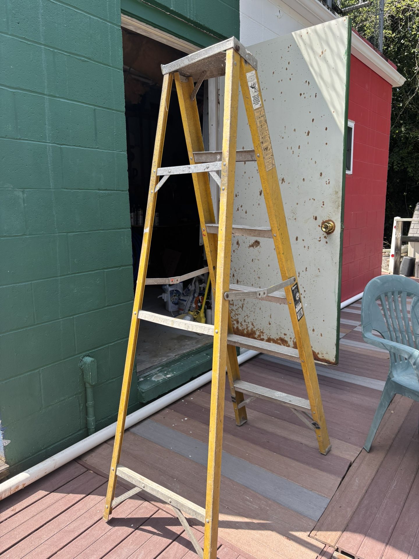 6’ Fiberglass Ladder