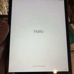 Apple iPad Mini 2nd Gen. - Retina Display - GREAT Condition w/ Charger $399 MSRP