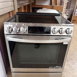 Brand New 6.3 Cu. Ft. Smart Slide-In Electric Induction True Convection Range with Air Fry, New