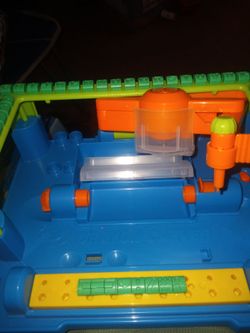 Crayon carver