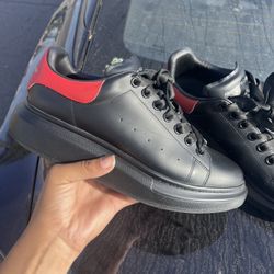 alexander mcqueen (red & black) size 42 ( 9) 
