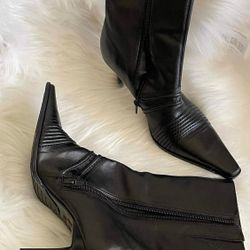 Women’s Boots Sz 5.5 Excellent Condition 