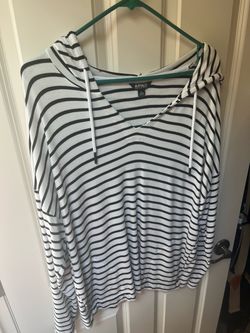 Buffalo David Bitton white and black striped long sleeve top with hood,