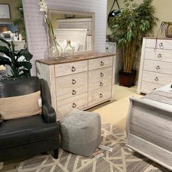 Willowton Whitewash DresserAnd Mirror
Ashley Furniture$20 Down Payment and delivery available 