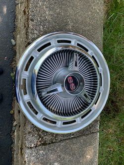 1965 CHEVY Impala SS HUB CAP